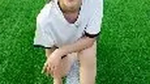 “纽卡激战热刺2-2平！罗梅罗双响秀绝技，戈登点球定江山！”